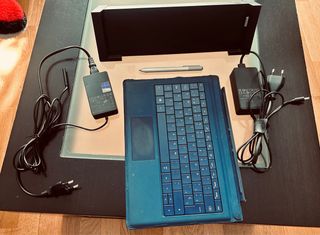 Microsoft Surface Dock, Teclado, Cargador y Pen