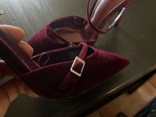 Zapatos de tacón Zara burdeos