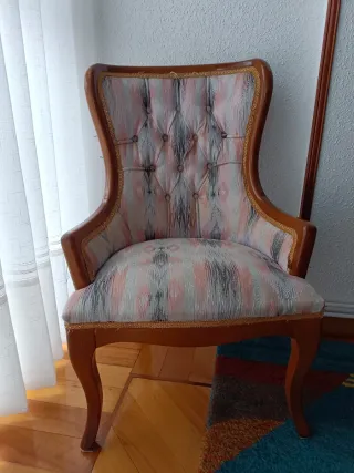 Butaca tapizada estilo clásico