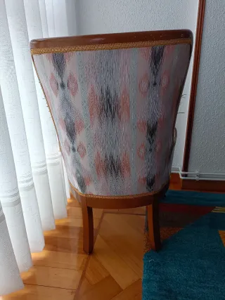 Butaca tapizada estilo clásico