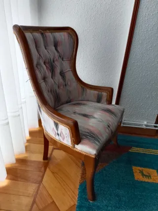 Butaca tapizada estilo clásico