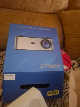 Proyector HORLAT Home Theater sin estrenar