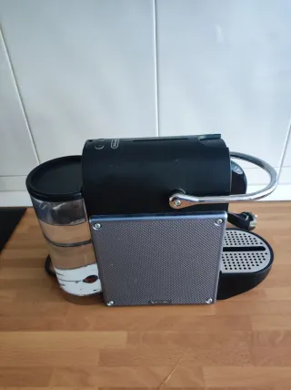 Cafetera Nespresso DeLonghi de cápsulas