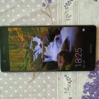 Smartphone Huawei dorato