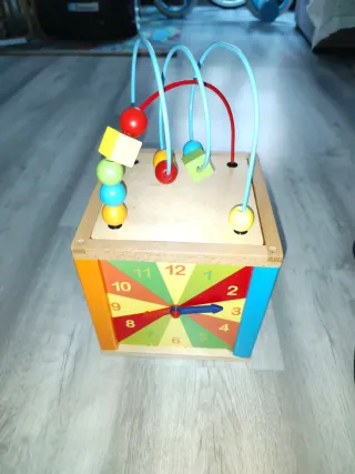 Cubo de actividades de madera para bebés