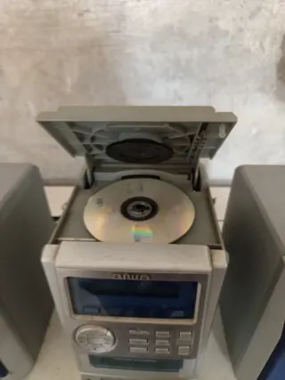 Reproductor de música CD y cintas AIWA