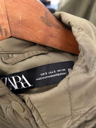 Chaqueta acolchada Zara verde militar