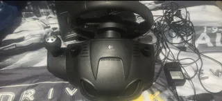 Volante Logitech Driving Force + Pedales