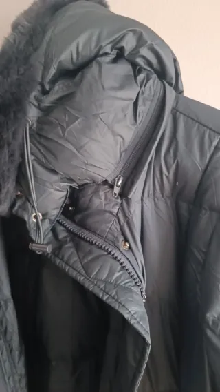 Abrigo Couchel gris con capucha