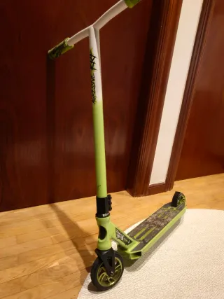 Patinete agresive Agr verde. Para trucos.