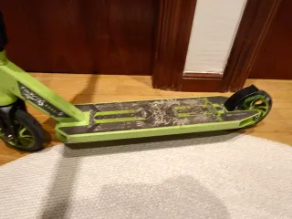 Patinete agresive Agr verde. Para trucos.