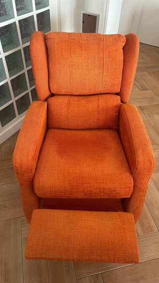 Sillones reclinables naranjas