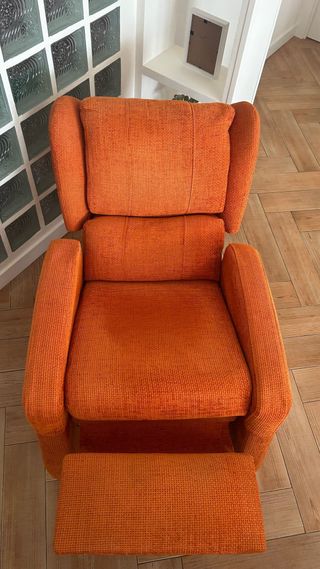 Sillones reclinables naranjas