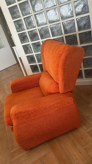 Sillones reclinables naranjas