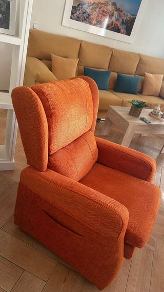 Sillones reclinables naranjas