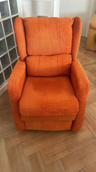 Sillones reclinables naranjas