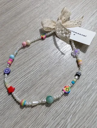 Collar de cuentas con abalorios divertidos