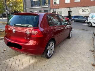 Volkswagen Golf 2005. tel 666217952