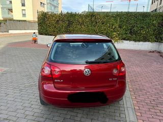 Volkswagen Golf 2005. tel 666217952
