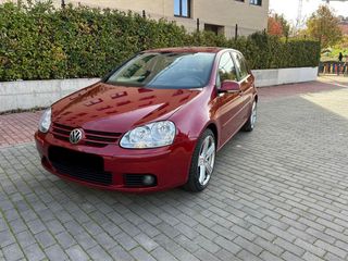 Volkswagen Golf 2005. tel 666217952