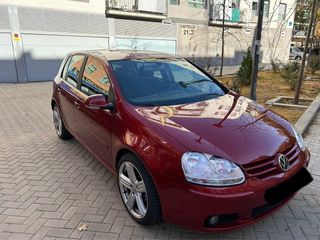 Volkswagen Golf 2005. tel 666217952