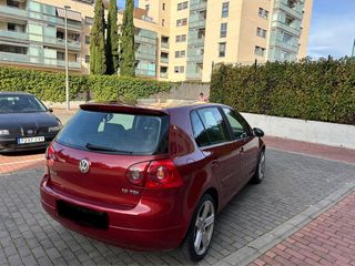 Volkswagen Golf 2005. tel 666217952