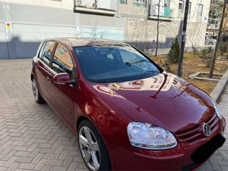 Volkswagen Golf 2005. tel 666217952