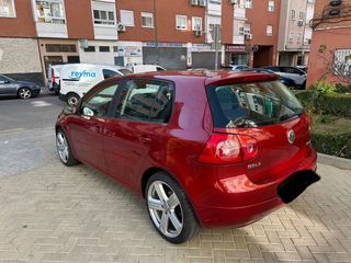 Volkswagen Golf 2005. tel 666217952