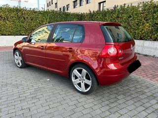Volkswagen Golf 2005. tel 666217952