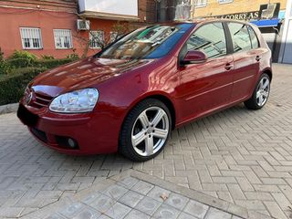 Volkswagen Golf 2005. tel 666217952