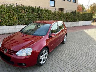 Volkswagen Golf 2005. tel 666217952