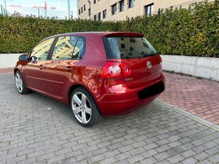 Volkswagen Golf 2005. tel 666217952