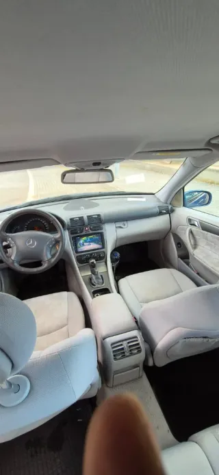 Mercedes-Benz c 220 2004