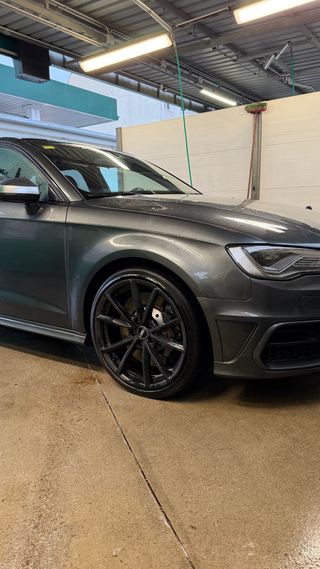 Audi S3 (frenada y escape RS3)