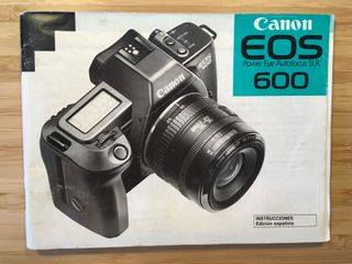 Cámara Canon EOS 600 con objetivo 50mm