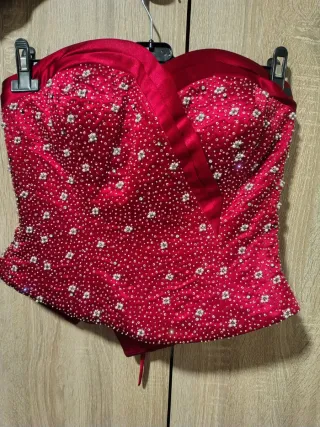 Conjunto de corpiño y falda de fiesta