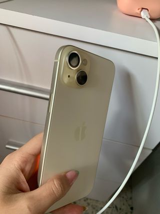 iPhone 15 Plus Dorado/Blanco Como Nuevo