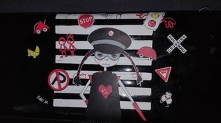 Cartera POKER GIRL Negra con detalles Rosas