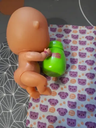 Muñeca Bellie interactiva con biberón