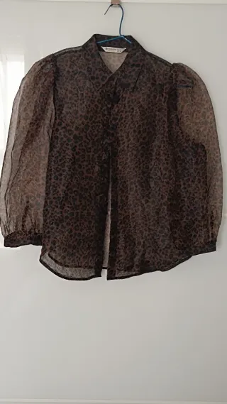 Camisa Stradivarius Estampado Animal Talla S