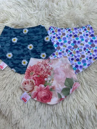 Baberos bandana florales