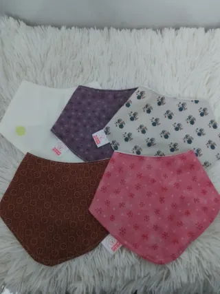 Baberos bandana florales