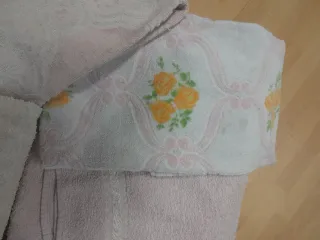 Asciugamani da doccia rosa e bianchi