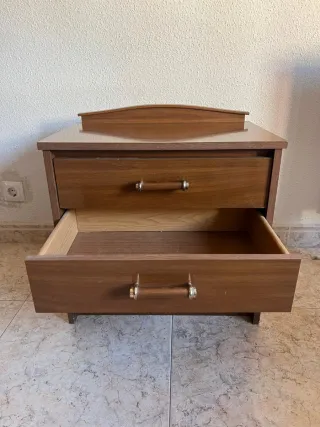 Mesilla de noche de madera