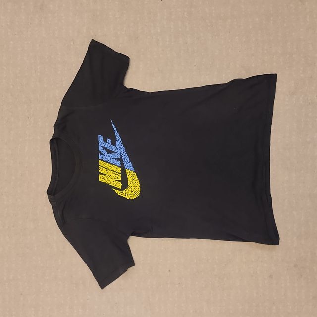 Camiseta Nike Logo Ucrania