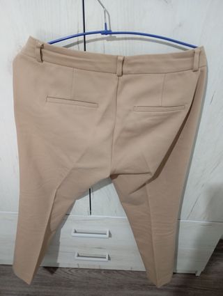 Pantalón Stradivarius Talla 38 Beige