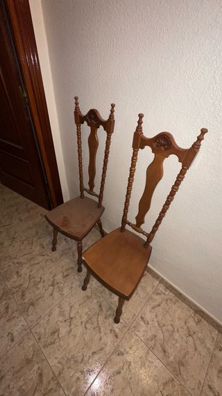 Conjunto de 2 sillas de madera