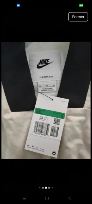 Chaqueta Nike Sportswear Negra y Blanca