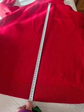 Jersey rojo cuello alto, oversize