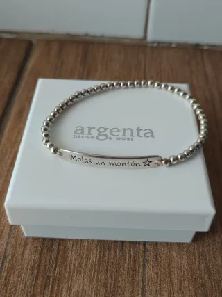 Pulsera plata con grabado